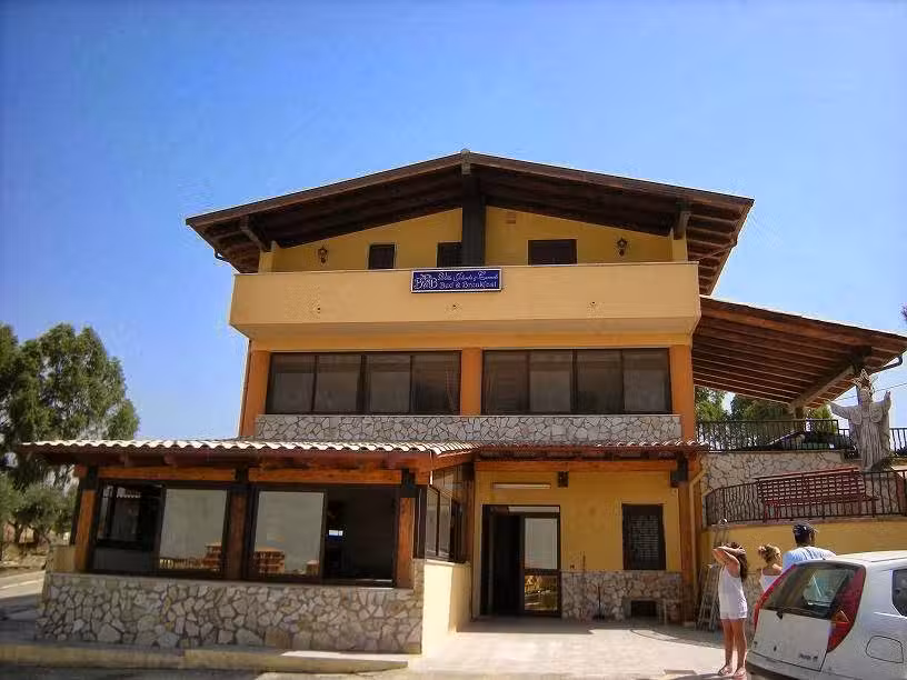 B&B VILLA JOLANDA & CARMELO