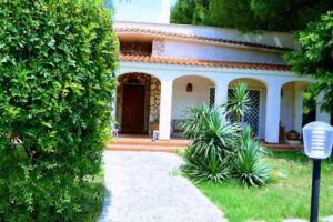 B&B Villa Lucia Bari-Palese CIS: BA07200661000016230 CIN: IT072006C100024520