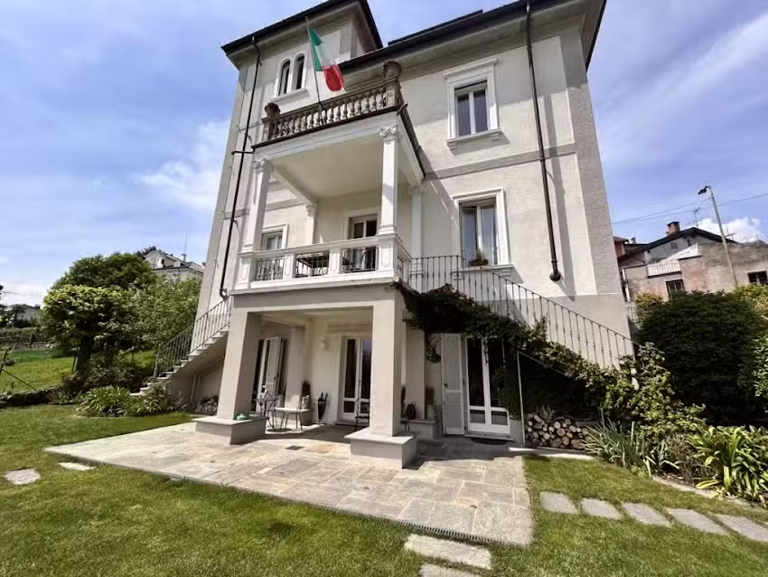 B&B White Lilac, Arona, Lago Maggiore