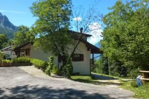 B&B White Rose – CIN IT022205C1OLM8ZECW