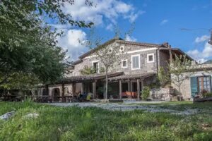 Bacco e Bivacco Country House