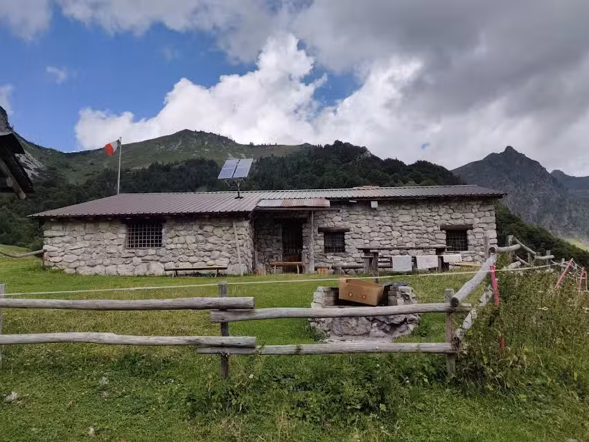 Baita Bassa Alpe Neel