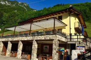 Baita Valle Azzurra – Ostello e ristorante