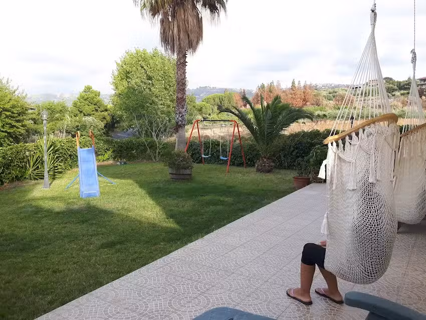 Bed And Breakfast Coral Blue