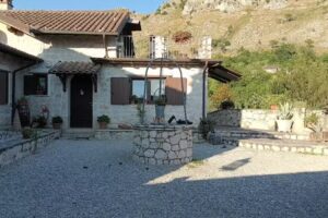 Bed And Breakfast “il Rudere di Monte Trocchio”