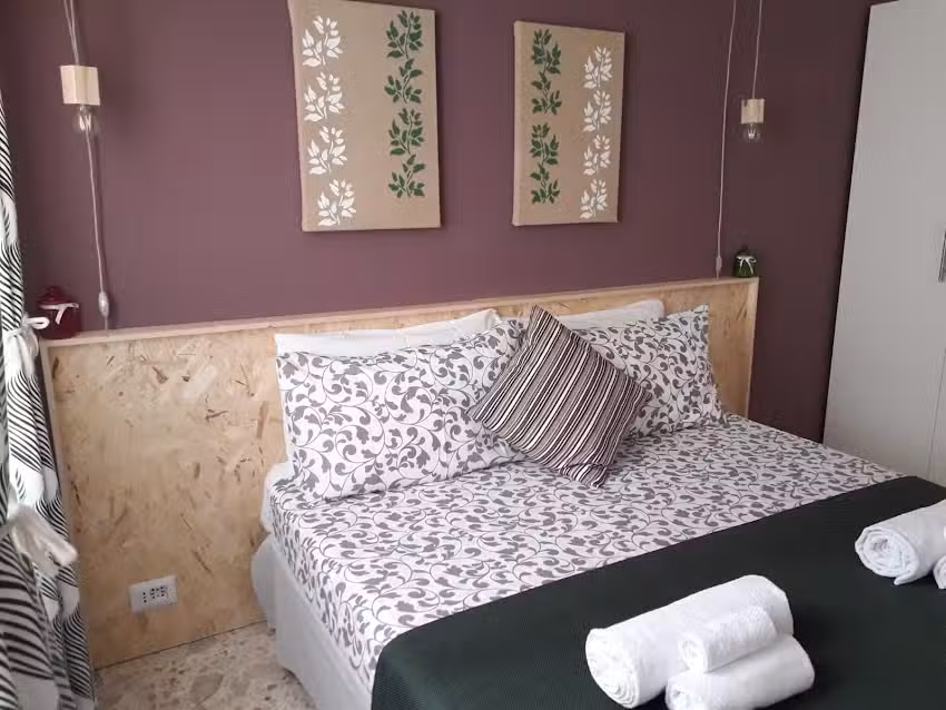 Bed and Breakfast, Il vaso di Creta