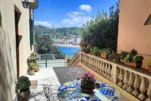 Bed and Breakfast The Beach and The Cliff