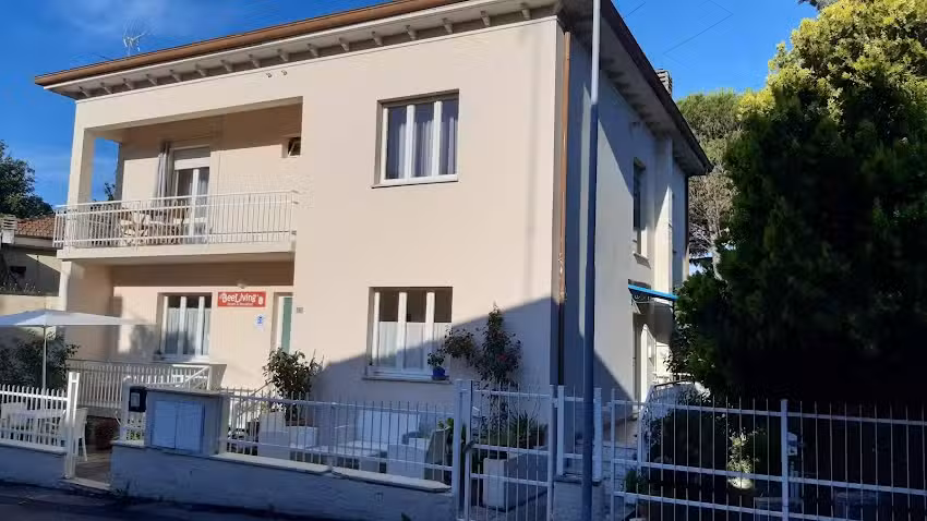 BeeLiving Room & Breakfast – CIN IT099013B4MB7IXHJV