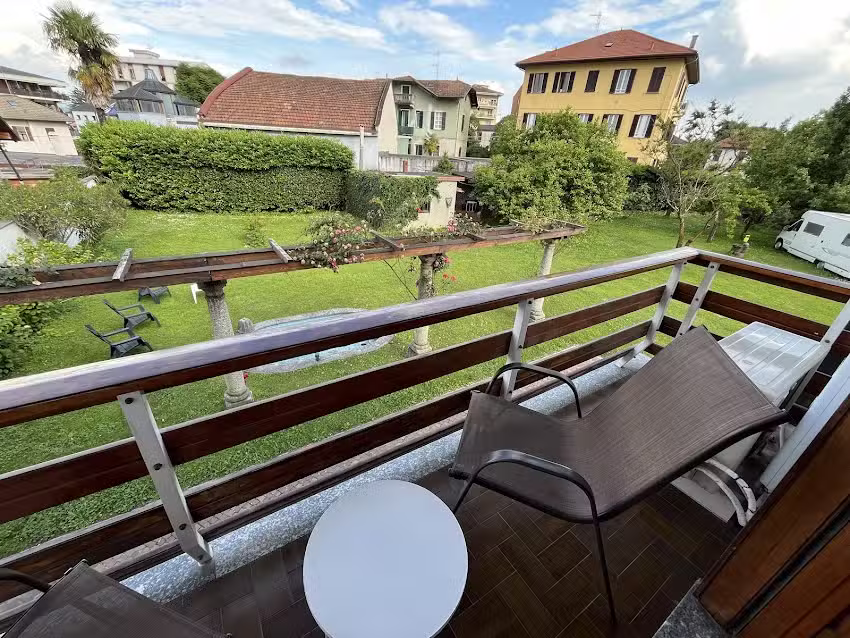 Bella Vita guesthouse . Lago Maggiore