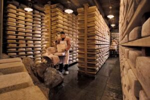 Beppino Occelli – Valcasotto (Stagionature e spaccio aziendale)