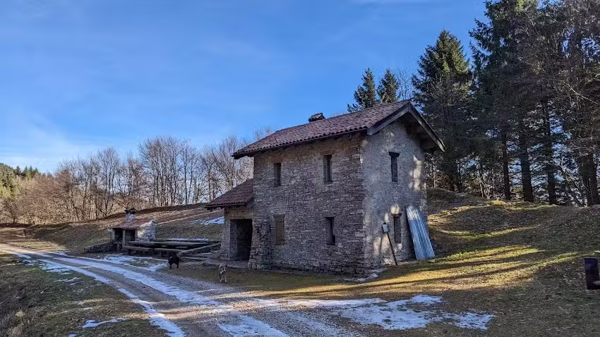 Bivacco Salvedella Nuova