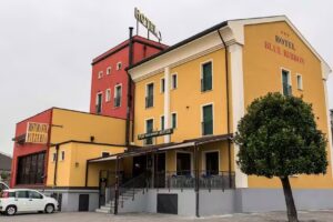Blue Ribbon Hotel, Ristorante e Pizzeria