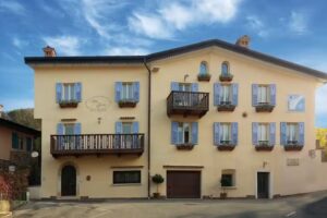 Borgo alla Sorgente, Lago di Garda, antica dimora