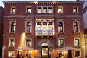 Ca’ Pisani Deco Design Hotel