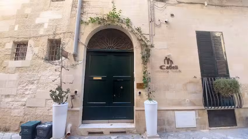 Cadelli Luxury Suite B&B