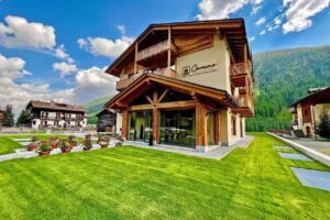 Camino Rustic Chic Hotel