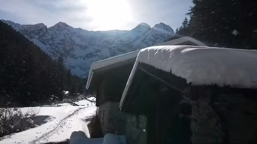 Capanna sociale Val Vallaro