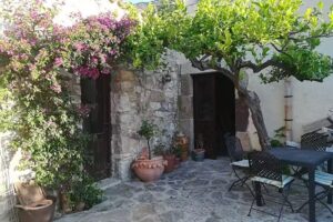 CASA ADRIANA Soggiorni e Yoga in Sicilia