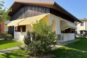 Casa degli Albicocchi