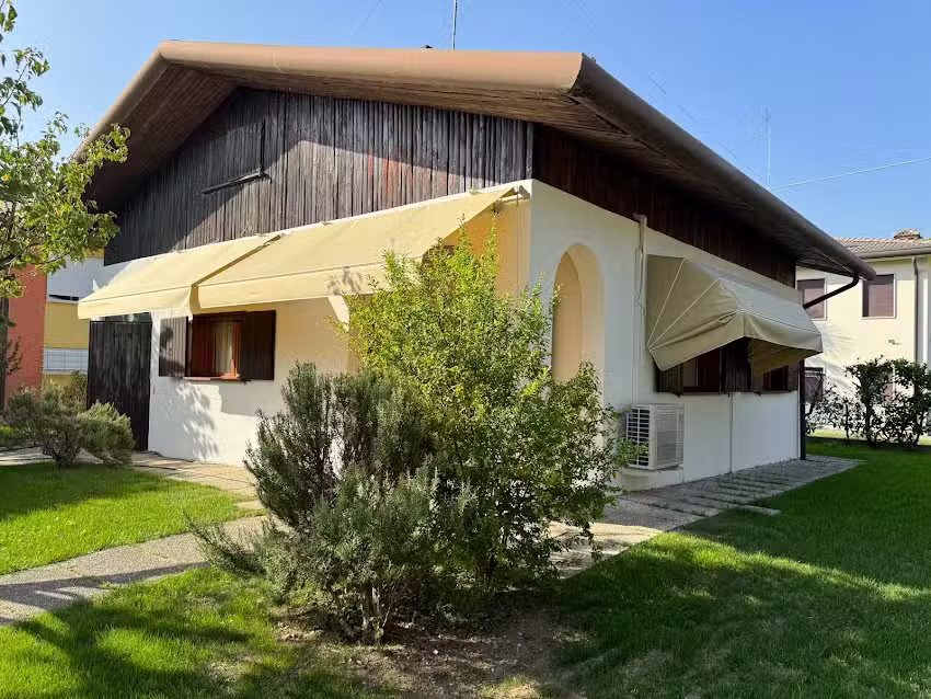 Casa degli Albicocchi