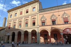 Casa Isolani Piazza Maggiore 1.0