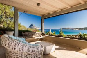 Casa Molara, Porto Taverna, traversa degli Oleandri