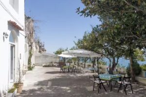 Casa Ninà Camere con Vista Mare e Terrazza a Raito, Costiera Amalfitana