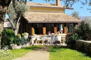 Casa Vacanze Fontechiari ” La Casetta “