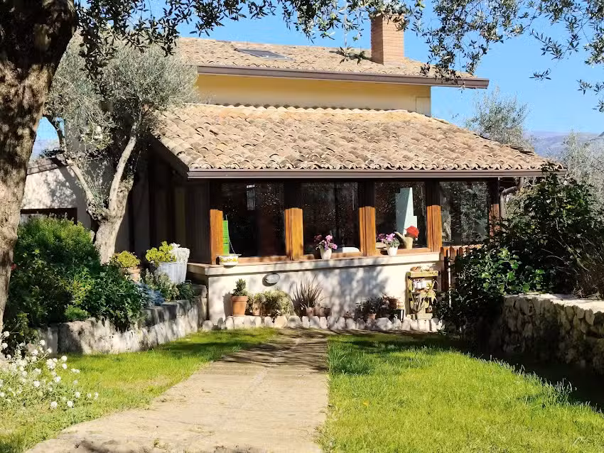 Casa Vacanze Fontechiari ” La Casetta “