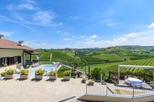 Casa vacanze per gruppi e famiglie -Villa Edy -Barbaresco CIN: IT004011C25AA776GZ