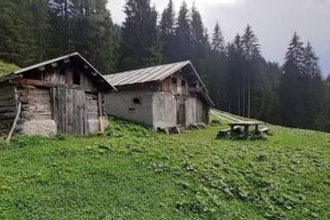 Casera La Roa(o Rova)