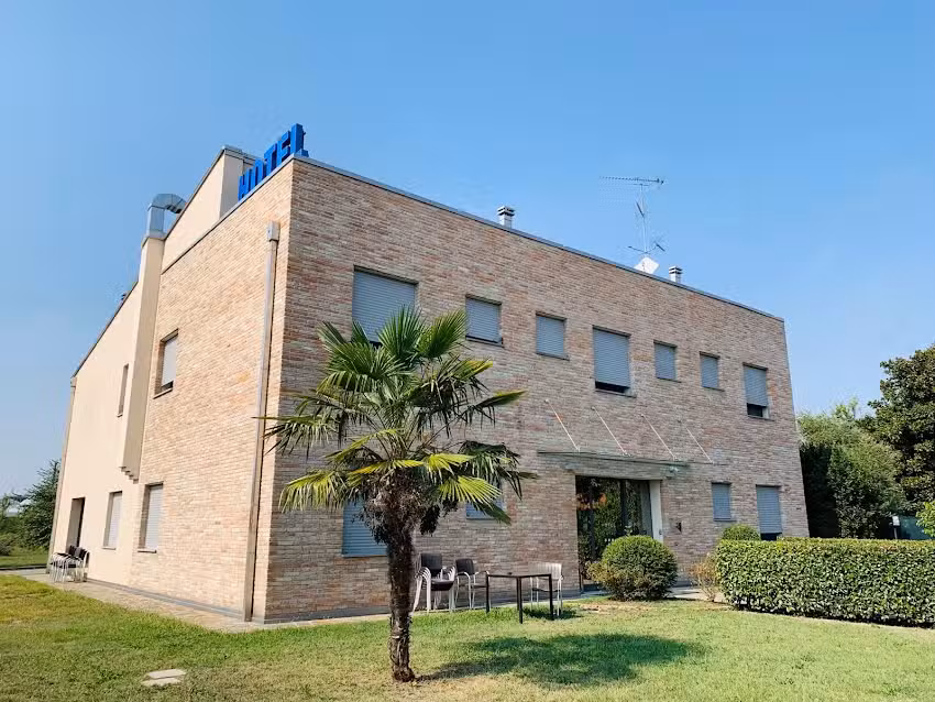 CASTELLO D’ARGILE HOTEL