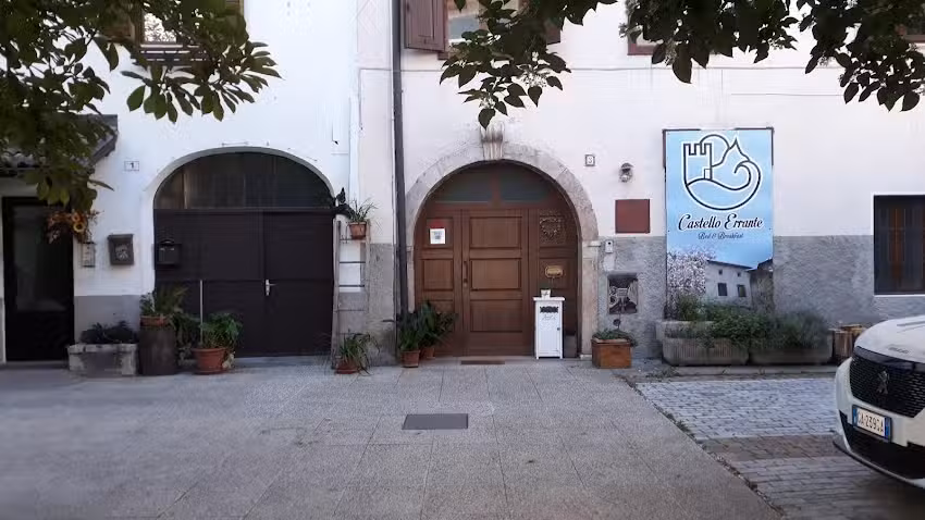 Castello Errante Bio Bed & Breakfast