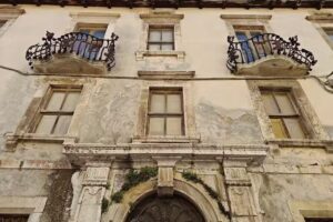 Chez Nous – Fraz.Aremogna