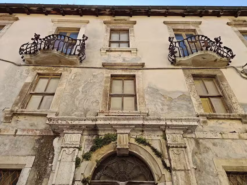 Chez Nous – Fraz.Aremogna