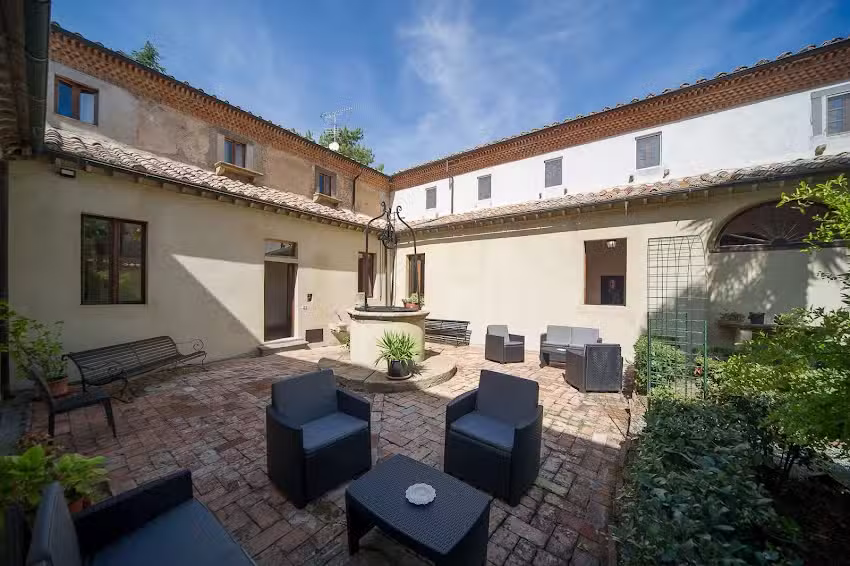 Chiostro delle Monache Volterra