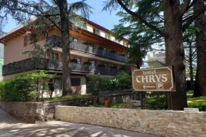 Chrys Hotel
