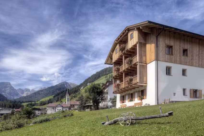 Ciasa Medalghes Longiarù Val Badia