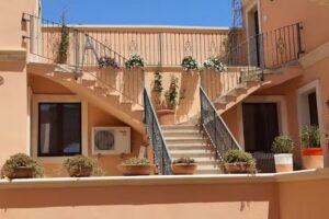 Corte dei Fiori Acquaviva Apartments