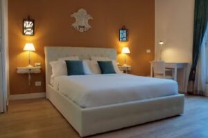 Cosmopolitan Central Rooms