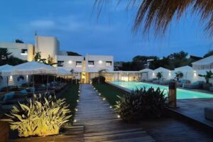 Cumeja – Beach Club & Hotel