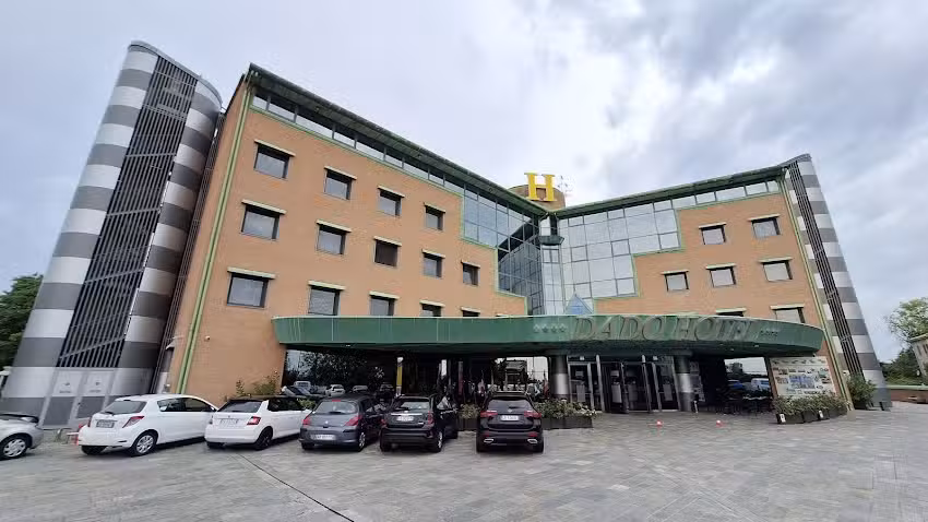 Dado Hotel International