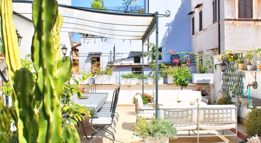 Di Rienzo Pantheon Palace