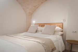 Dimore Bianche, Santa Chiara