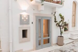 Dimore Bianche, Santa Lucia 17