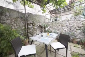 Dint’ a Torre Bed & Breakfast