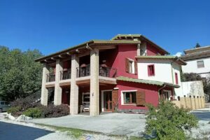 Djenga: rock ‘n rooms