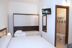DOMO / Guest-House IL NESPOLO FIORITO Formula B&B