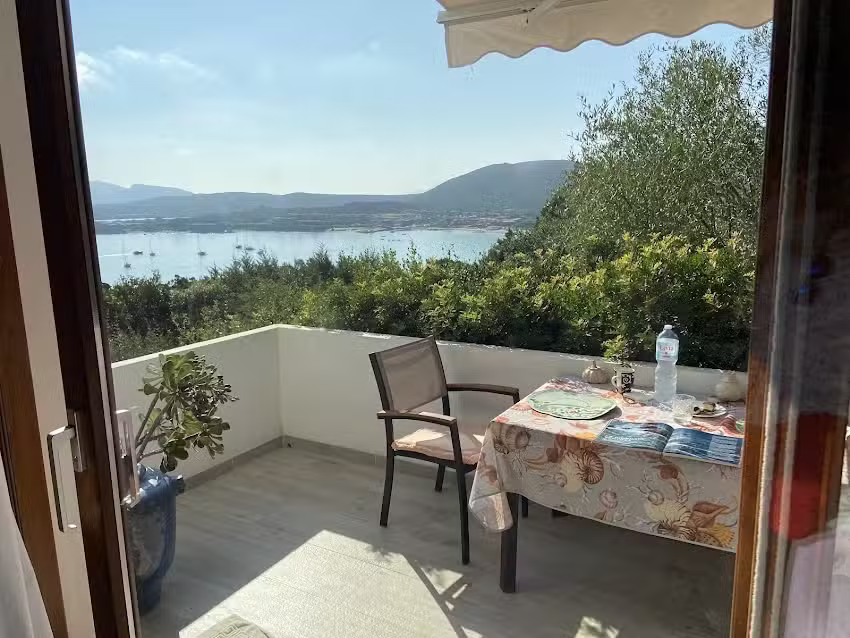 Domus de Rocas Holiday House