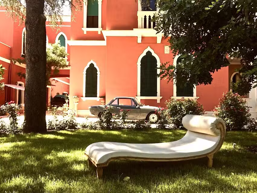 Donnenzo | Luxury Suites